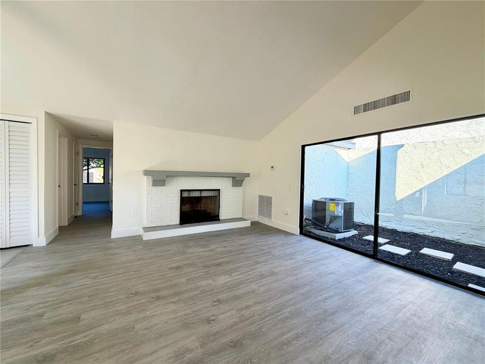 For Sale: $275,000 (3 beds, 2 baths, 1464 Square Feet)