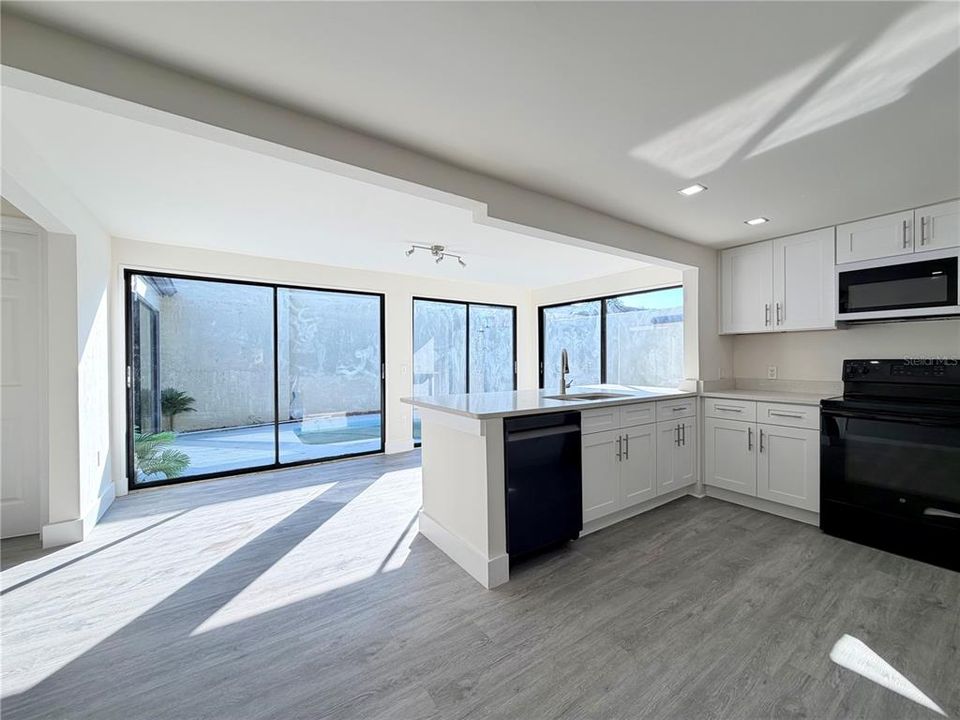 For Sale: $275,000 (3 beds, 2 baths, 1464 Square Feet)