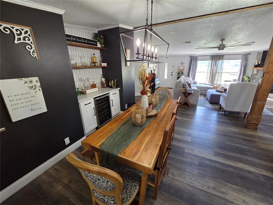 For Sale: $399,000 (5 beds, 3 baths, 2280 Square Feet)