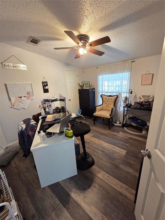 For Sale: $399,000 (5 beds, 3 baths, 2280 Square Feet)