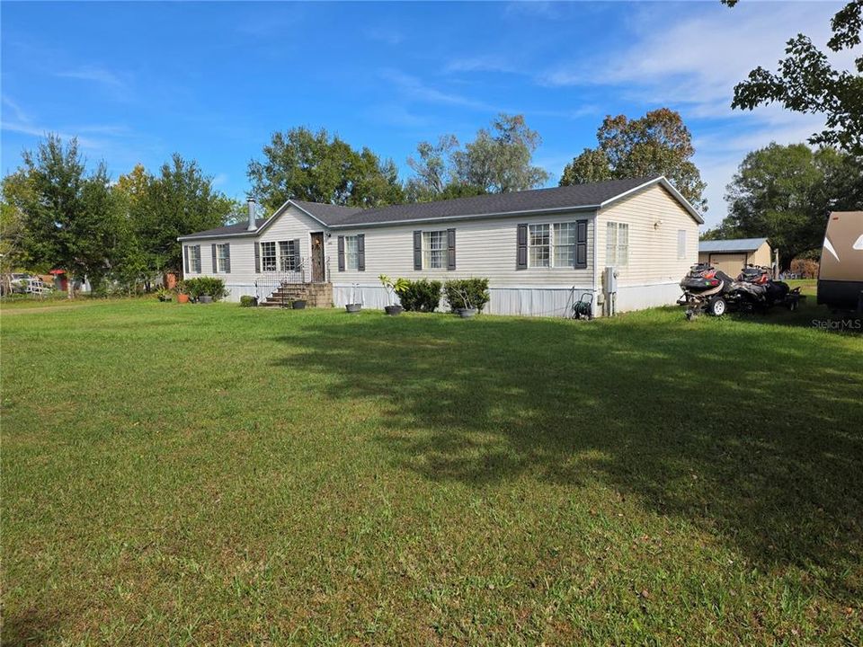 For Sale: $399,000 (5 beds, 3 baths, 2280 Square Feet)