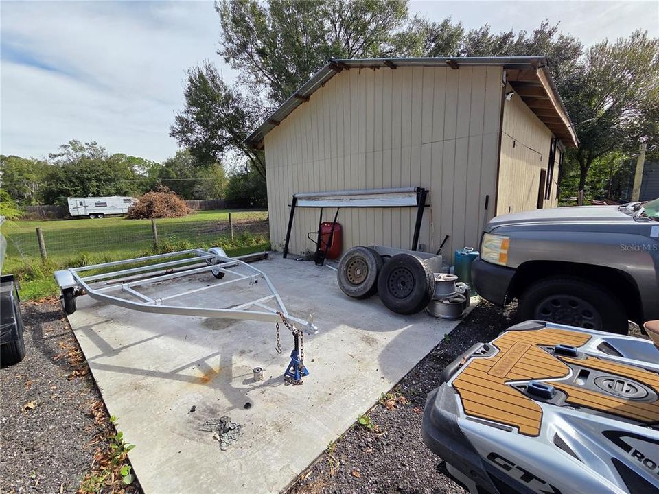 For Sale: $399,000 (5 beds, 3 baths, 2280 Square Feet)