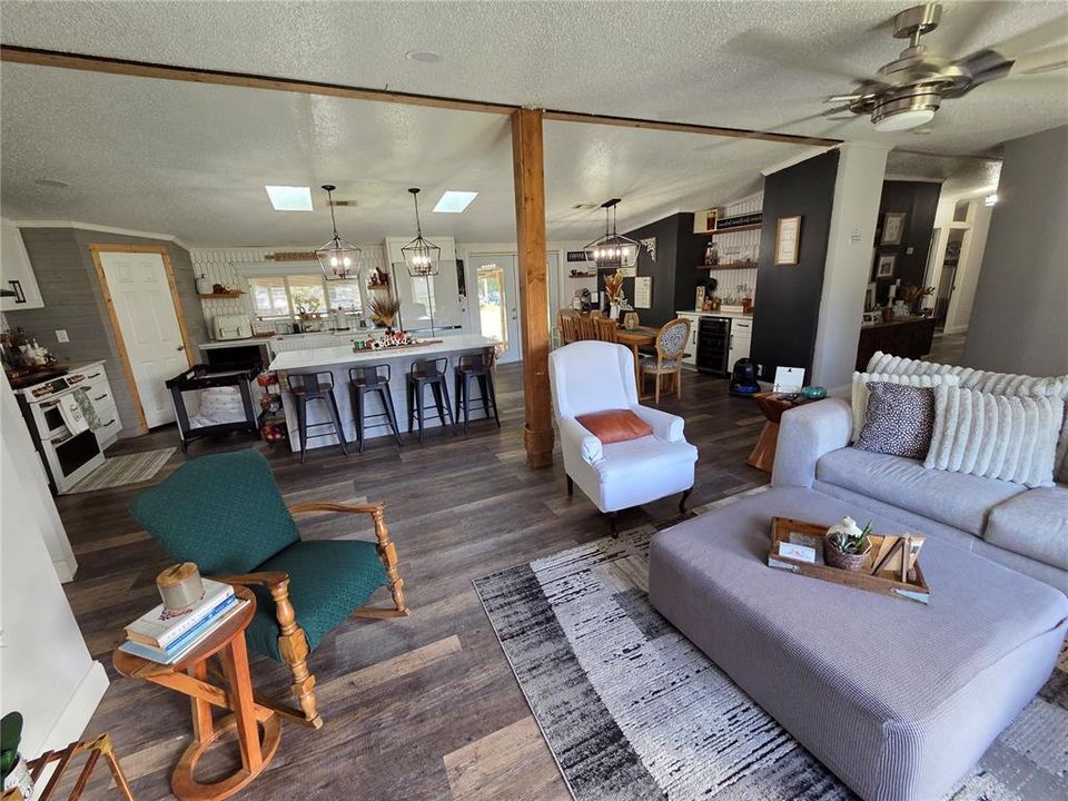 For Sale: $399,000 (5 beds, 3 baths, 2280 Square Feet)