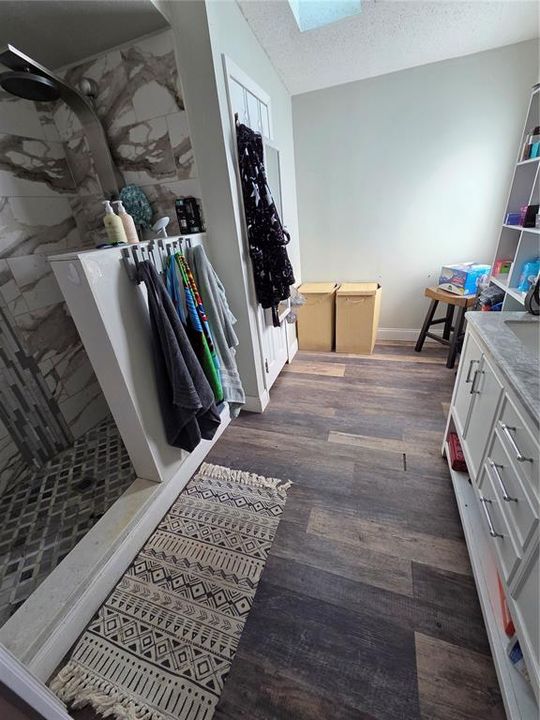 For Sale: $399,000 (5 beds, 3 baths, 2280 Square Feet)