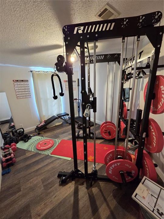 For Sale: $399,000 (5 beds, 3 baths, 2280 Square Feet)