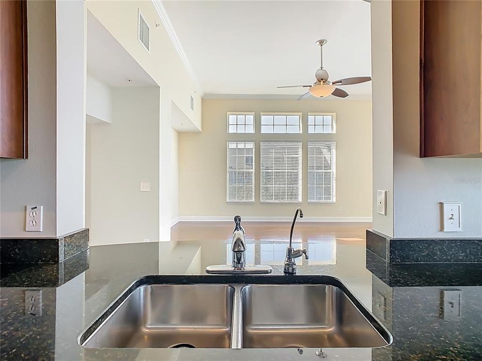 На продажу: $500,000 (3 спален, 2 ванн, 1940 Квадратных фут)