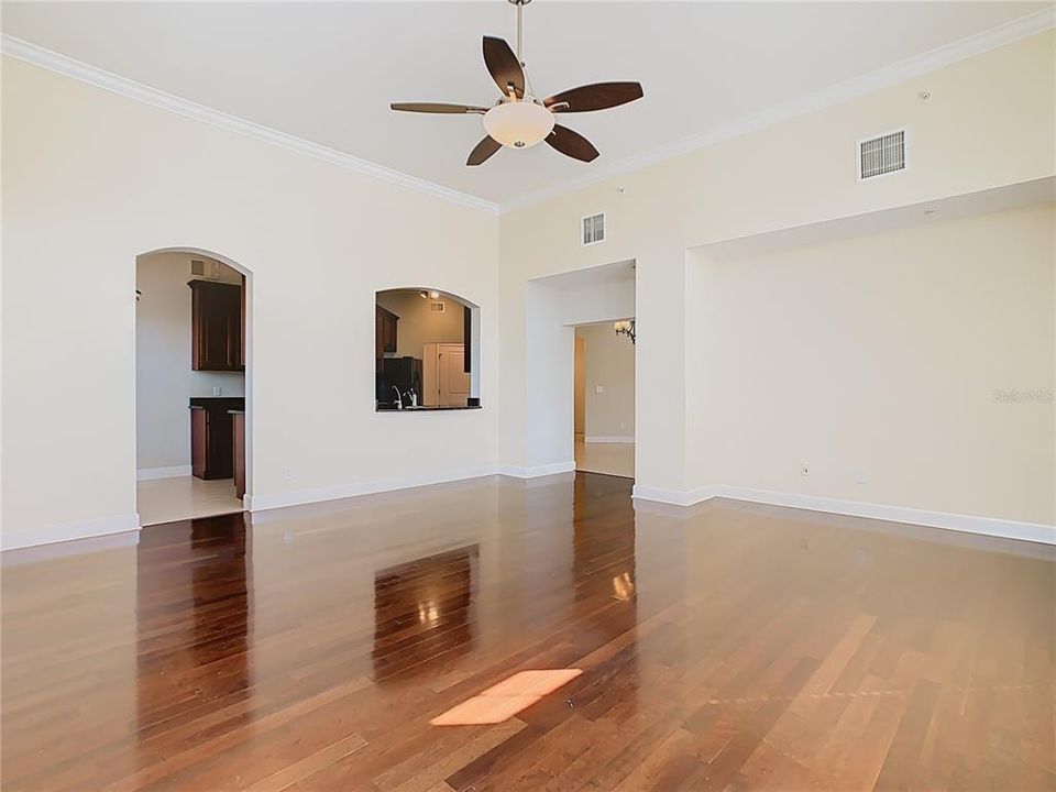 На продажу: $500,000 (3 спален, 2 ванн, 1940 Квадратных фут)