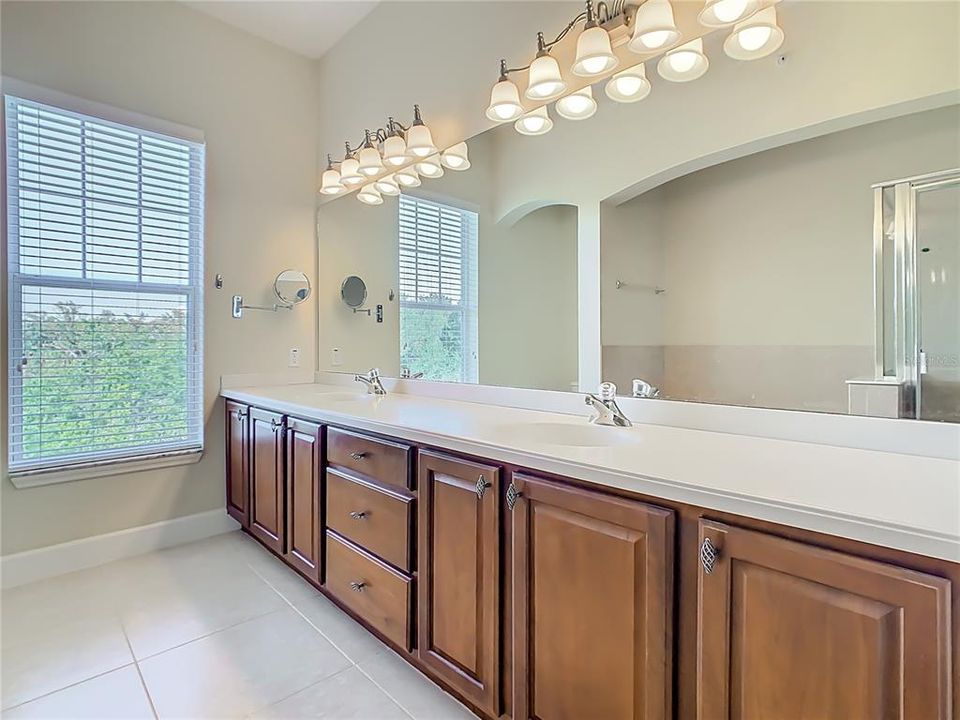 На продажу: $500,000 (3 спален, 2 ванн, 1940 Квадратных фут)