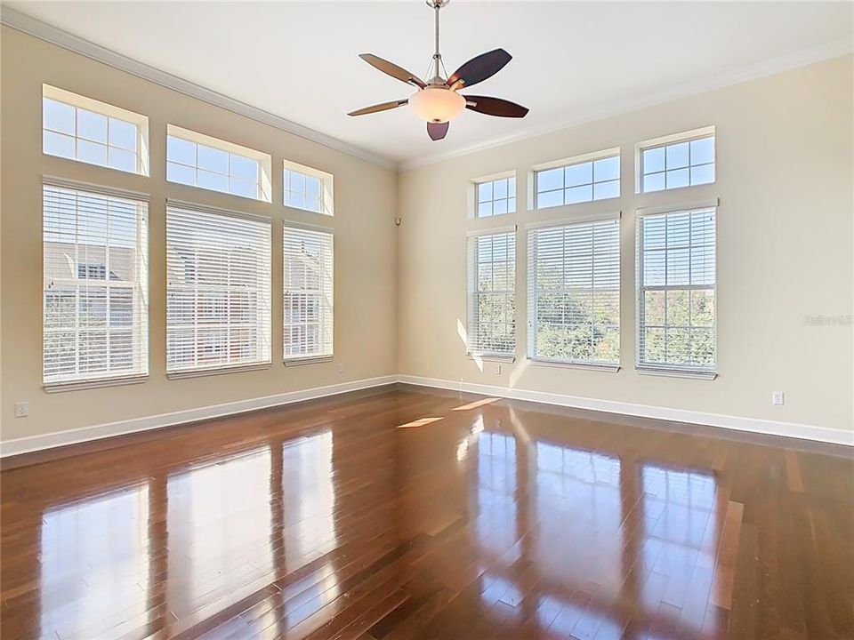 На продажу: $500,000 (3 спален, 2 ванн, 1940 Квадратных фут)