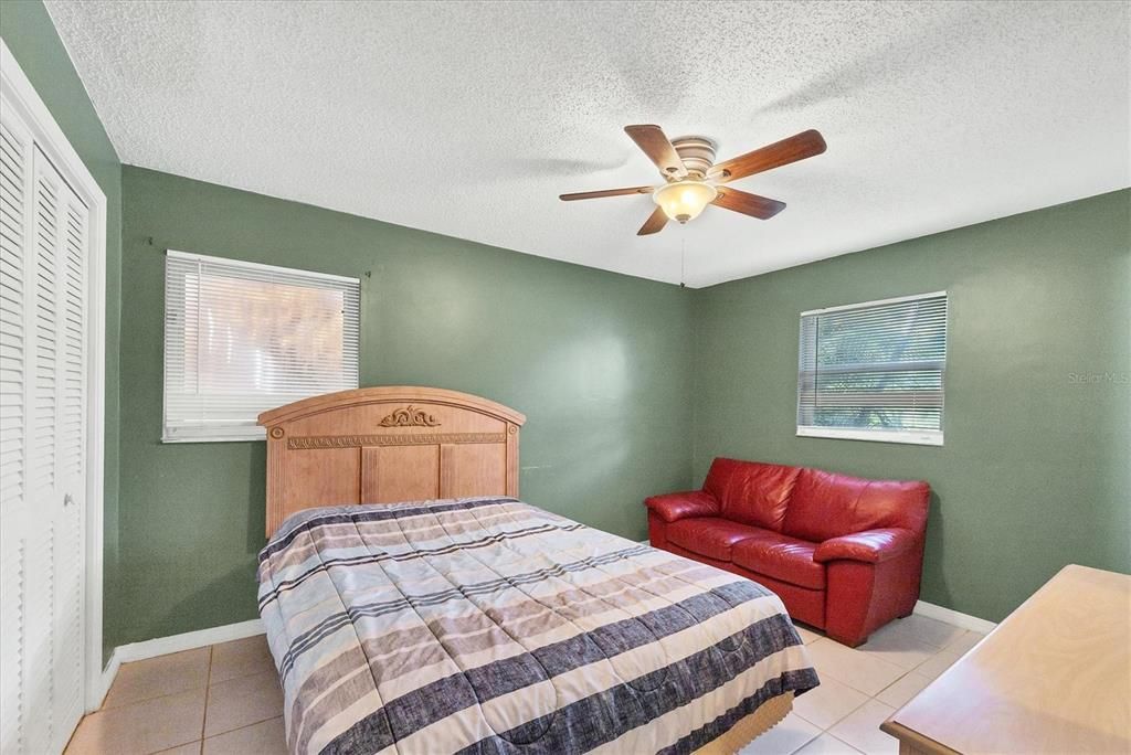 待售: $245,000 (3 贝兹, 3 浴室, 1344 平方英尺)