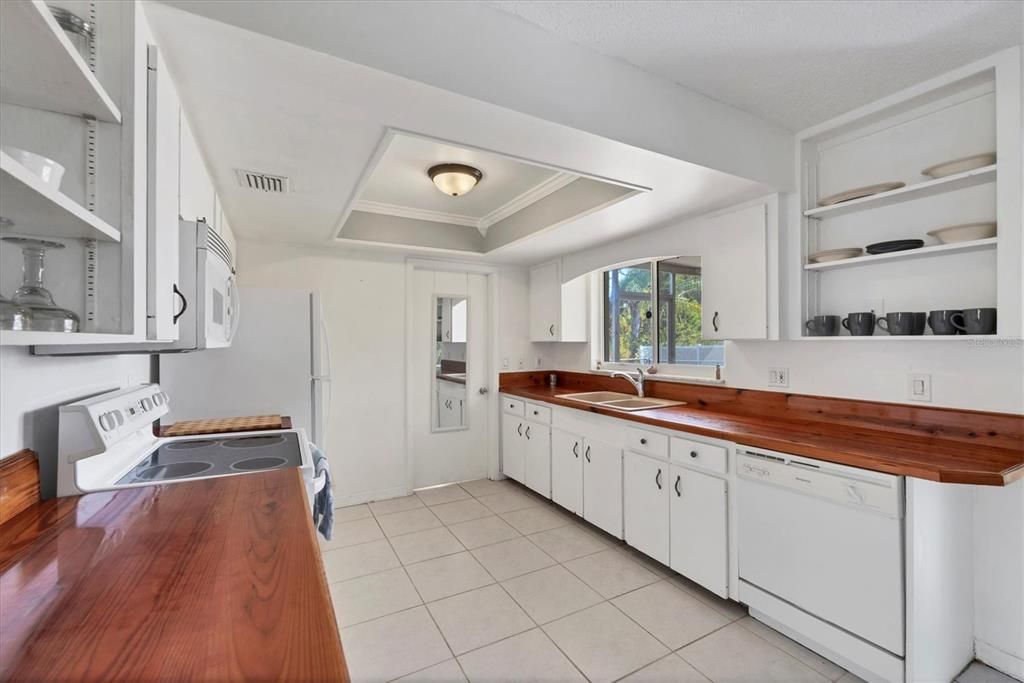 待售: $245,000 (3 贝兹, 3 浴室, 1344 平方英尺)