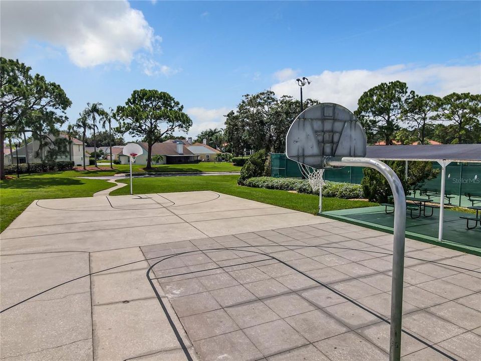 出租: $1,650 (2 贝兹, 2 浴室, 914 平方英尺)