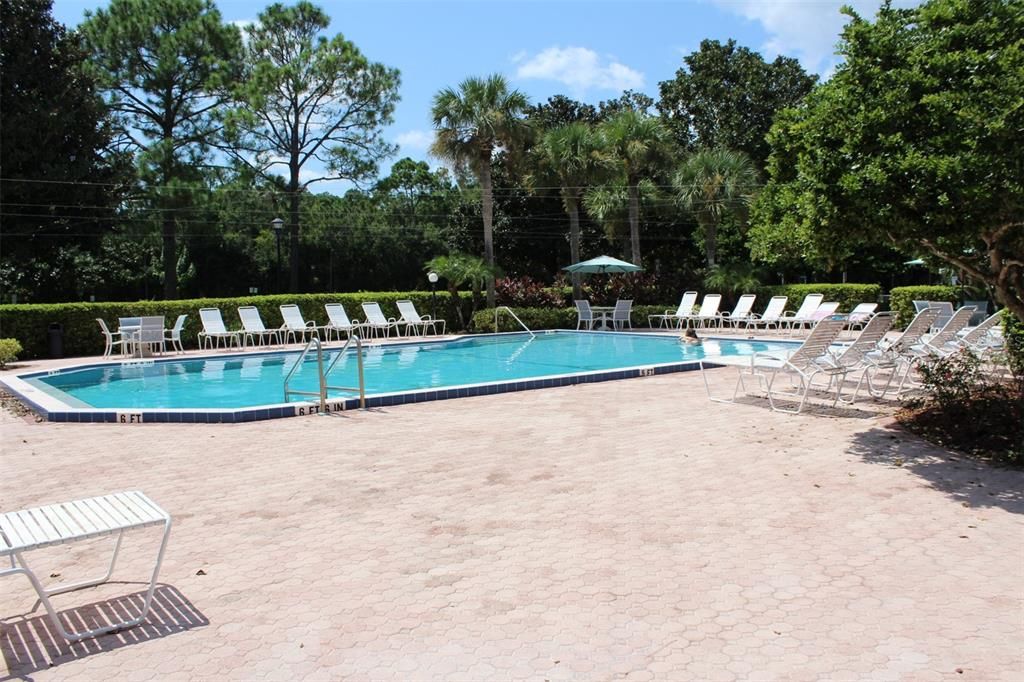 出租: $1,650 (2 贝兹, 2 浴室, 914 平方英尺)