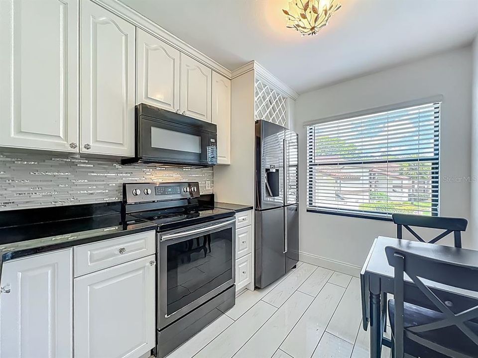 出租: $1,650 (2 贝兹, 2 浴室, 914 平方英尺)