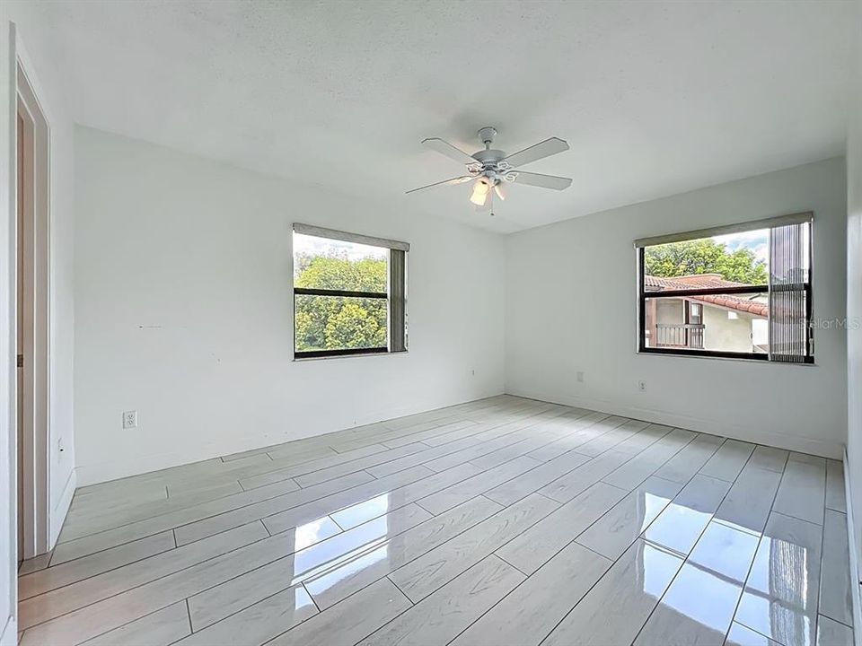 出租: $1,650 (2 贝兹, 2 浴室, 914 平方英尺)