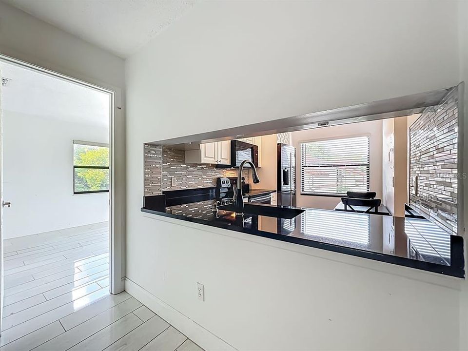 出租: $1,650 (2 贝兹, 2 浴室, 914 平方英尺)