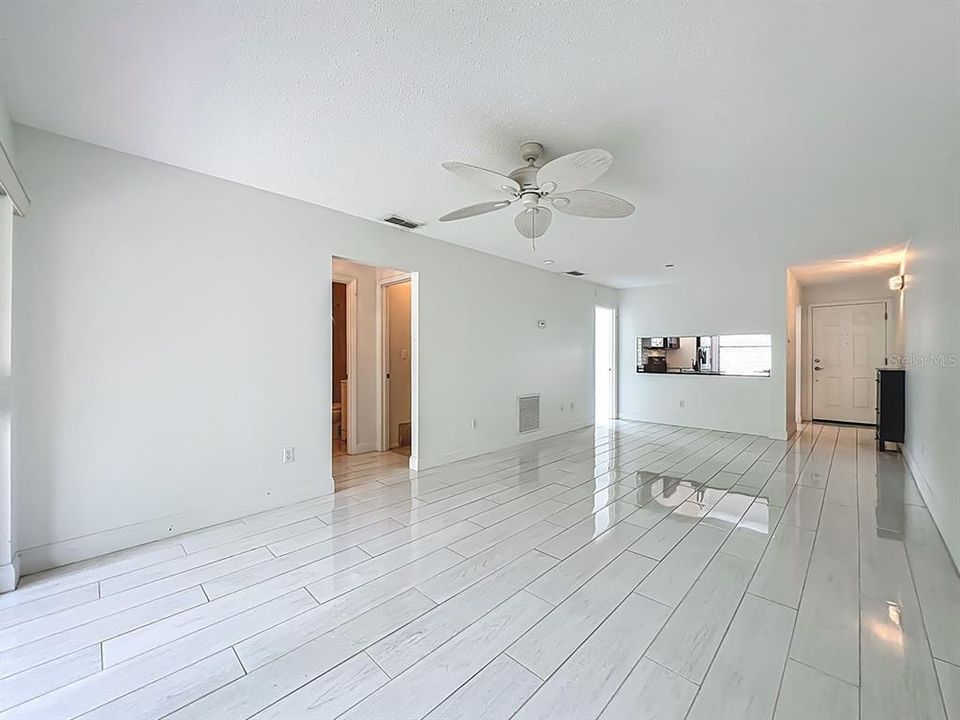 出租: $1,650 (2 贝兹, 2 浴室, 914 平方英尺)