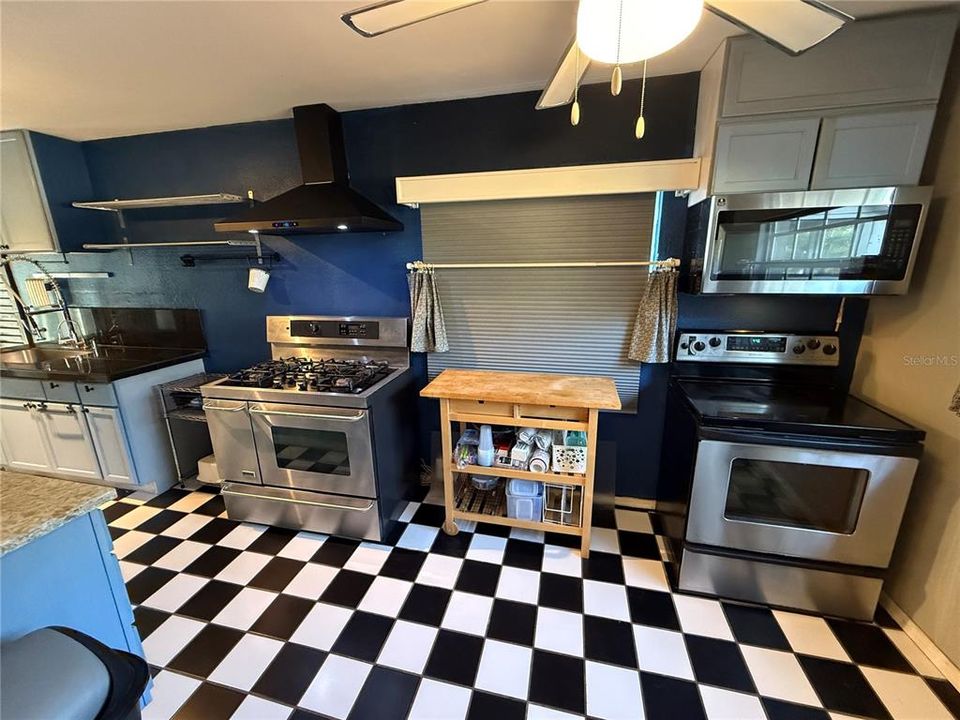 For Sale: $590,000 (4 beds, 3 baths, 2916 Square Feet)