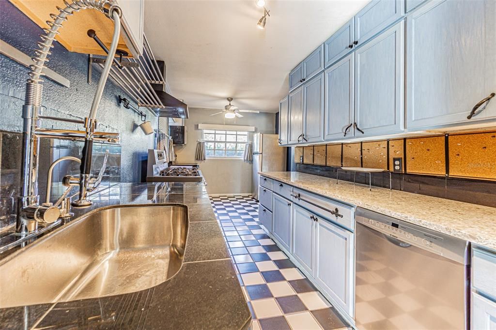 For Sale: $590,000 (4 beds, 3 baths, 2916 Square Feet)