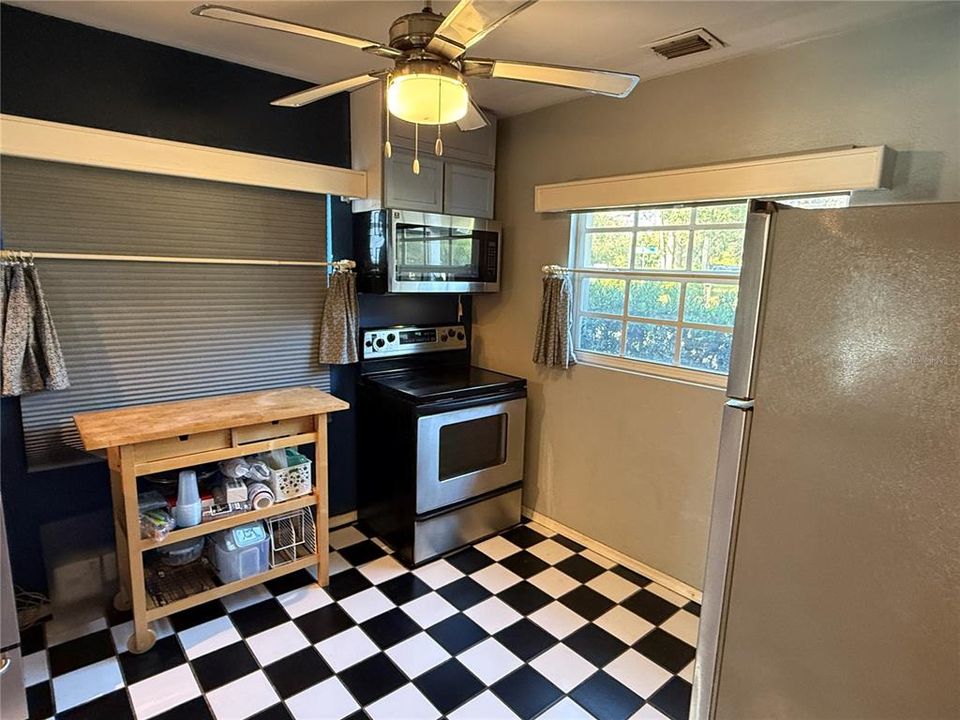 For Sale: $590,000 (4 beds, 3 baths, 2916 Square Feet)