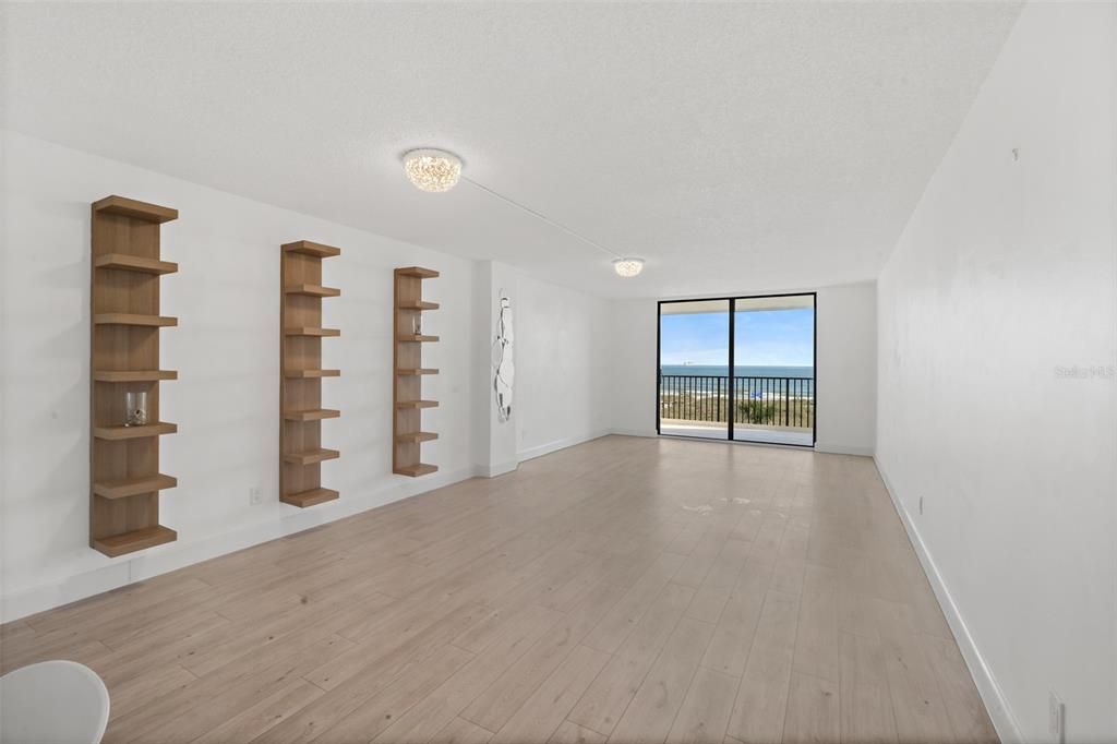 待售: $375,000 (1 贝兹, 1 浴室, 888 平方英尺)