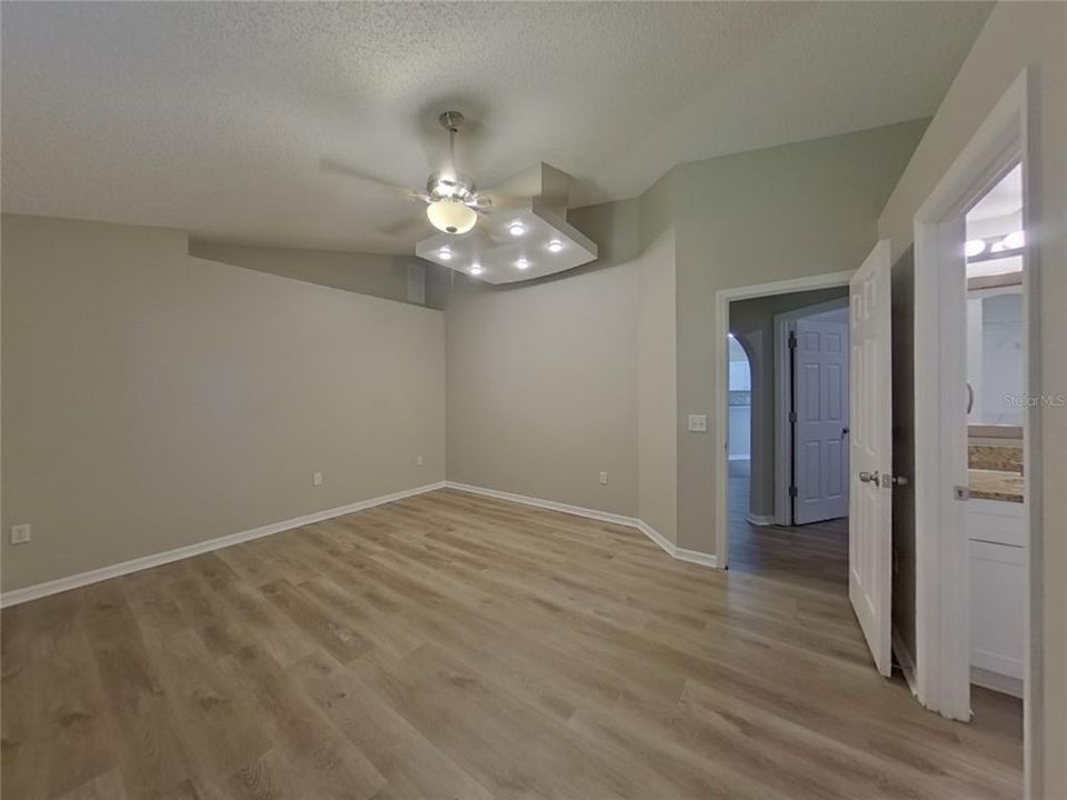 В аренду: $2,329 (4 спален, 2 ванн, 1855 Квадратных фут)