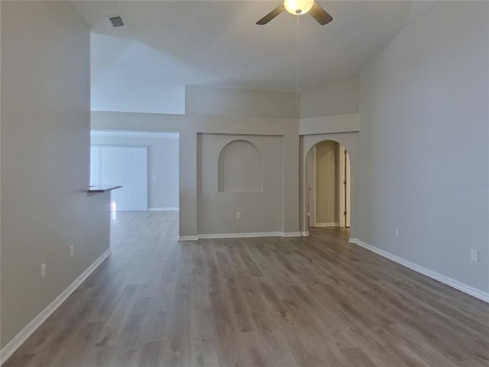 В аренду: $2,329 (4 спален, 2 ванн, 1855 Квадратных фут)