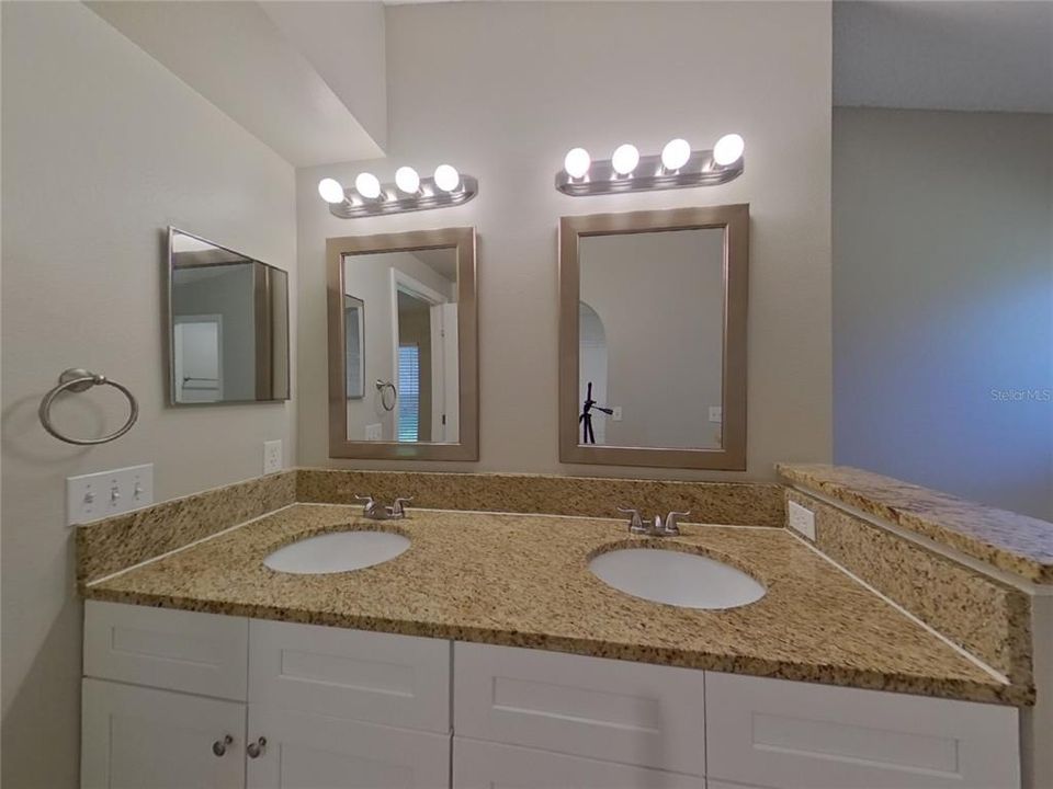 В аренду: $2,329 (4 спален, 2 ванн, 1855 Квадратных фут)