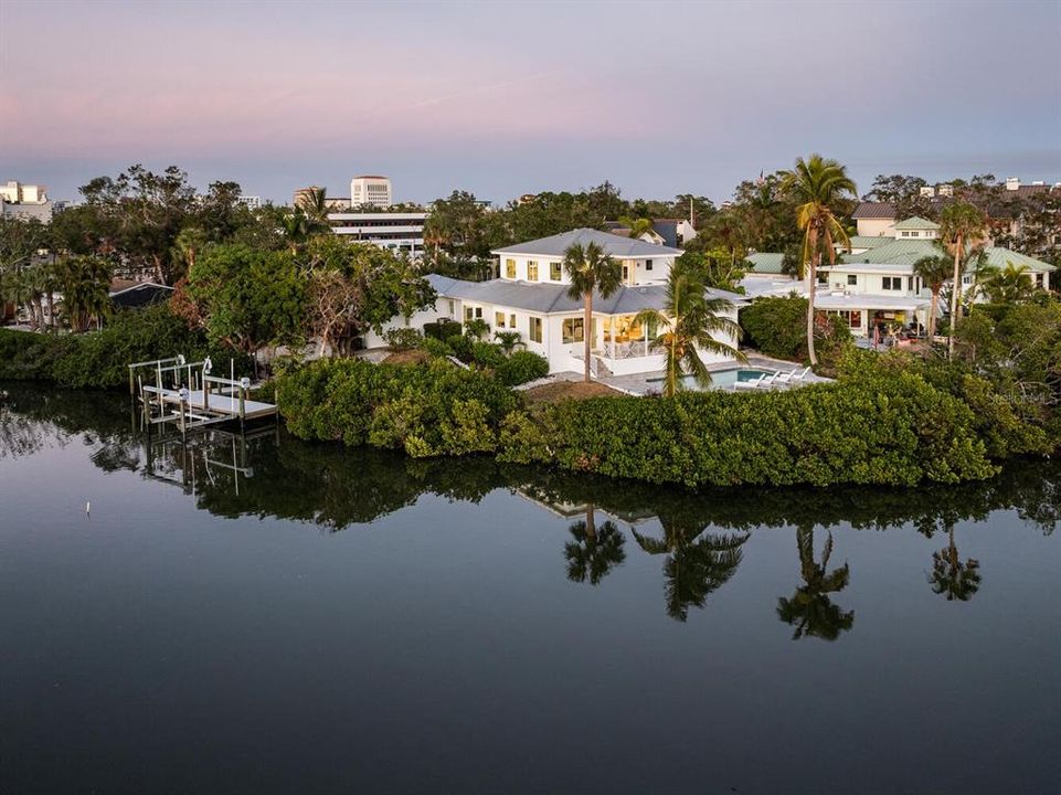 Recently Sold: $3,875,000 (5 beds, 4 baths, 4015 Square Feet)