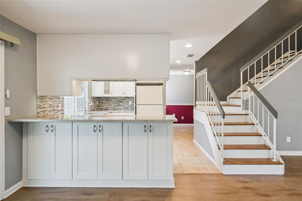 For Sale: $365,000 (3 beds, 2 baths, 1254 Square Feet)