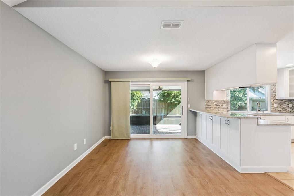 For Sale: $365,000 (3 beds, 2 baths, 1254 Square Feet)