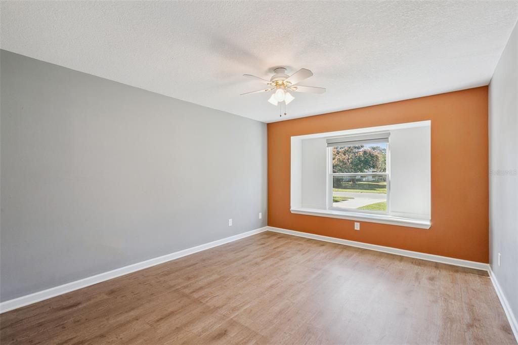 For Sale: $365,000 (3 beds, 2 baths, 1254 Square Feet)