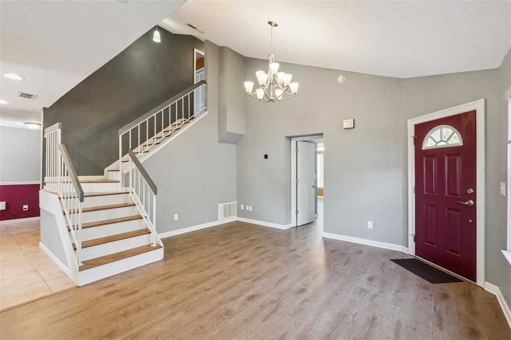 For Sale: $365,000 (3 beds, 2 baths, 1254 Square Feet)