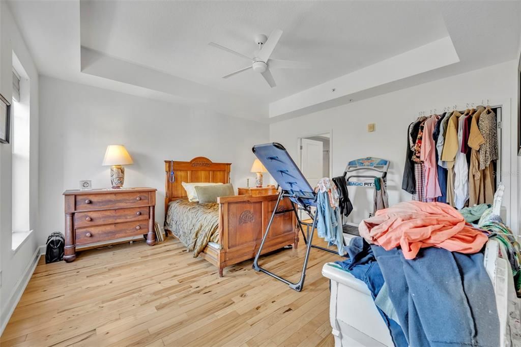 Active With Contract: $419,900 (3 beds, 2 baths, 1603 Square Feet)