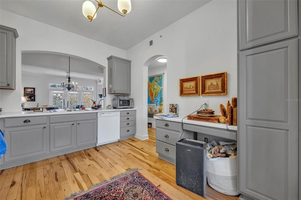 Active With Contract: $419,900 (3 beds, 2 baths, 1603 Square Feet)