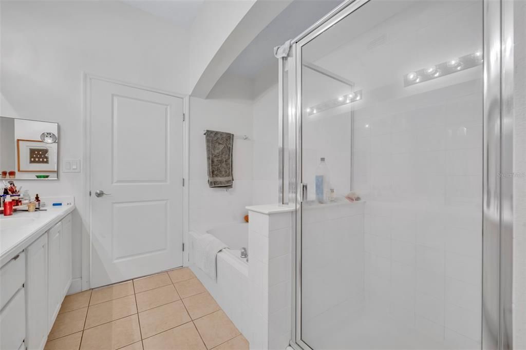 Active With Contract: $419,900 (3 beds, 2 baths, 1603 Square Feet)