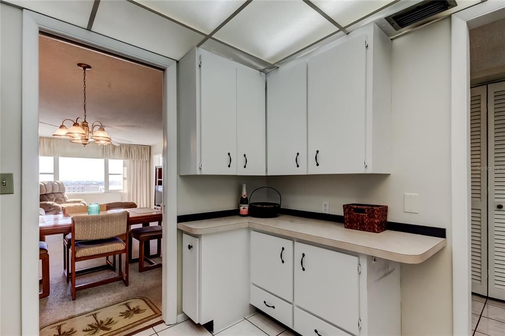 На продажу: $220,000 (2 спален, 2 ванн, 1050 Квадратных фут)