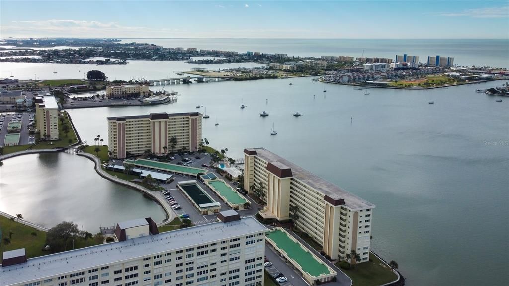 На продажу: $220,000 (2 спален, 2 ванн, 1050 Квадратных фут)