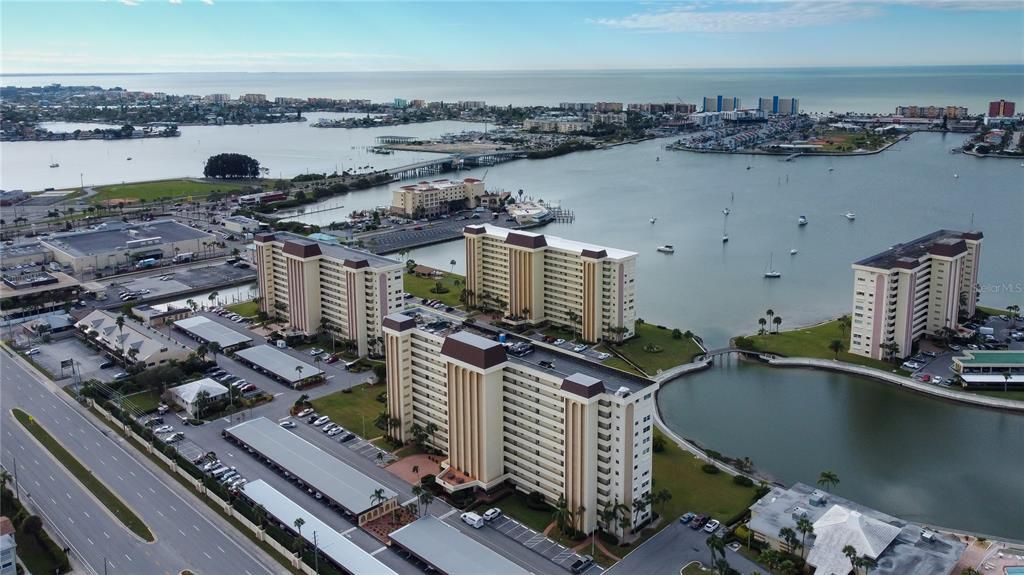 На продажу: $220,000 (2 спален, 2 ванн, 1050 Квадратных фут)