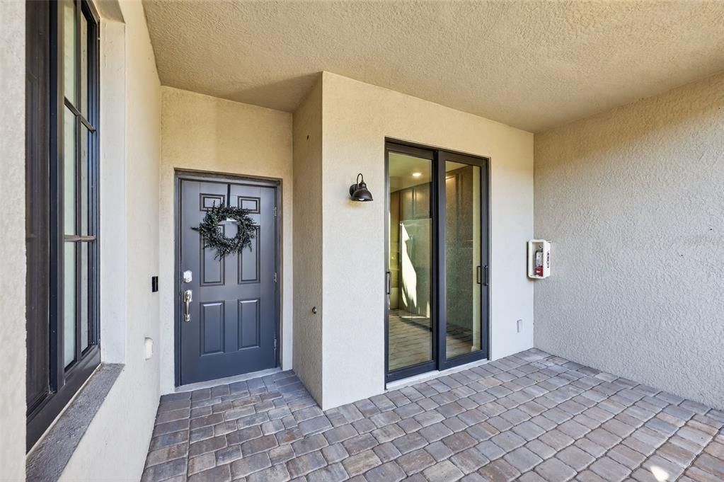 Active With Contract: $385,000 (2 beds, 2 baths, 1329 Square Feet)