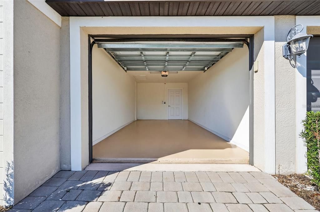 Active With Contract: $385,000 (2 beds, 2 baths, 1329 Square Feet)