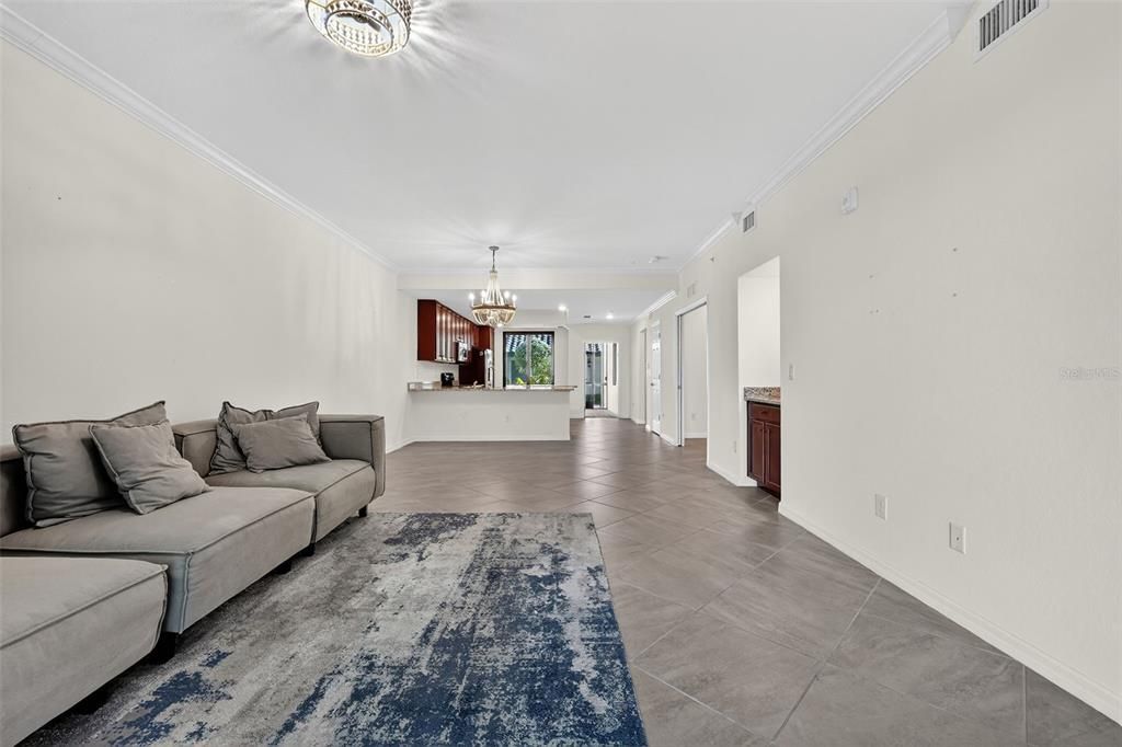 Active With Contract: $385,000 (2 beds, 2 baths, 1329 Square Feet)