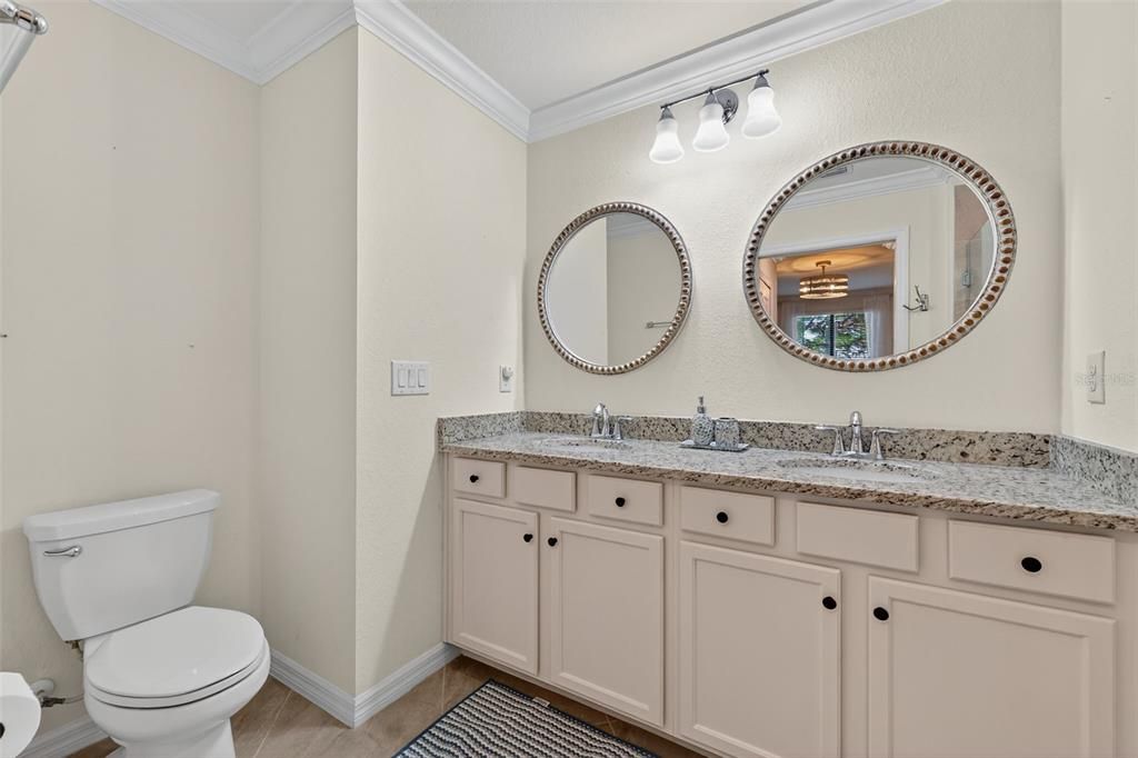 Active With Contract: $385,000 (2 beds, 2 baths, 1329 Square Feet)