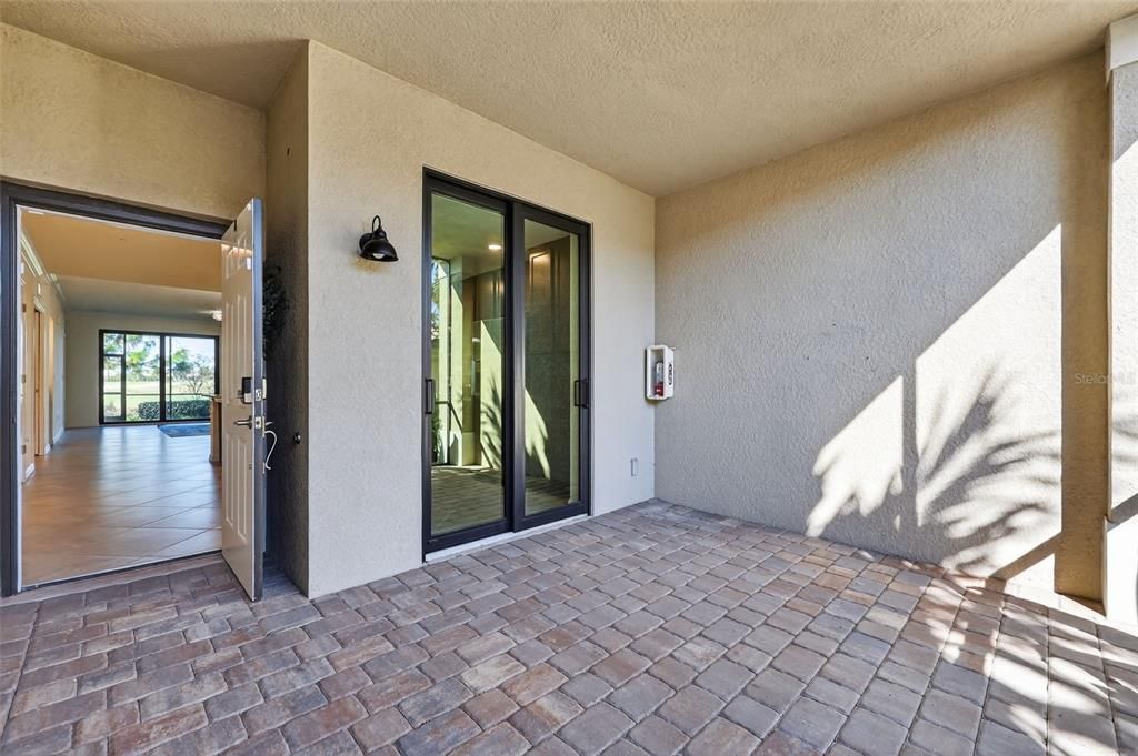 Active With Contract: $385,000 (2 beds, 2 baths, 1329 Square Feet)