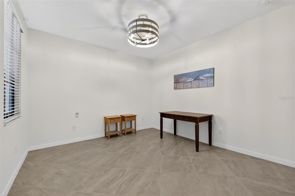 Active With Contract: $385,000 (2 beds, 2 baths, 1329 Square Feet)