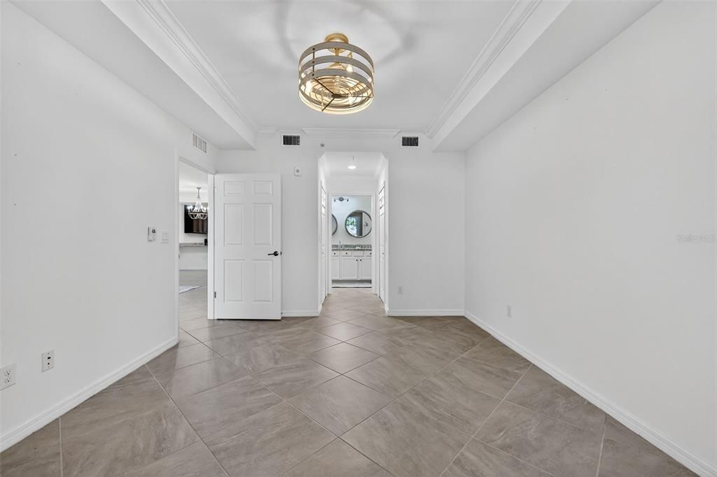 Active With Contract: $385,000 (2 beds, 2 baths, 1329 Square Feet)