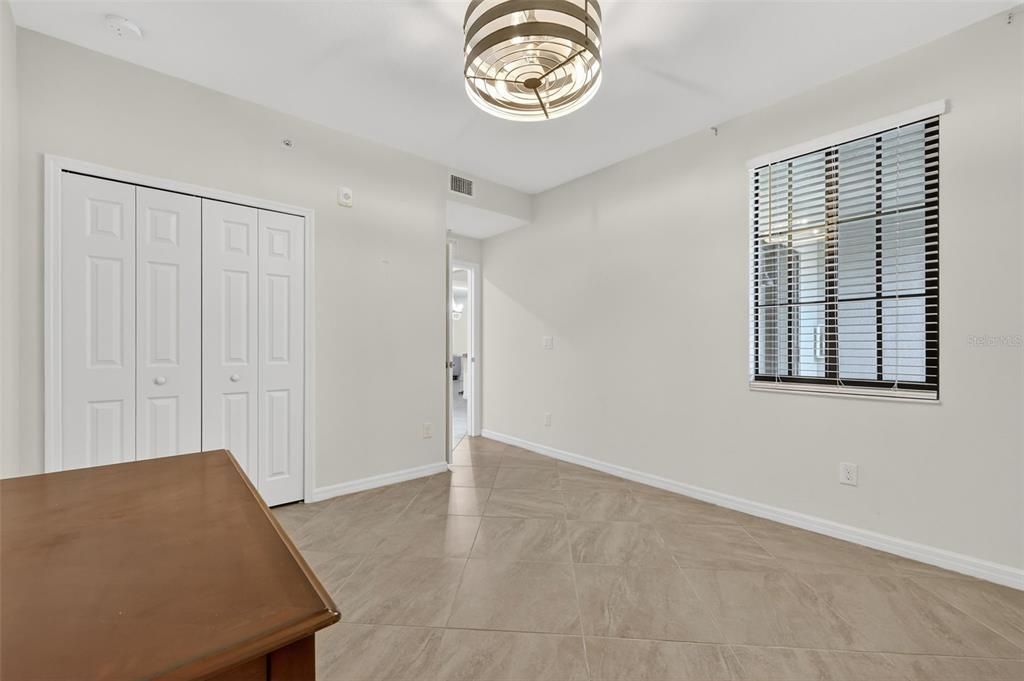 Active With Contract: $385,000 (2 beds, 2 baths, 1329 Square Feet)