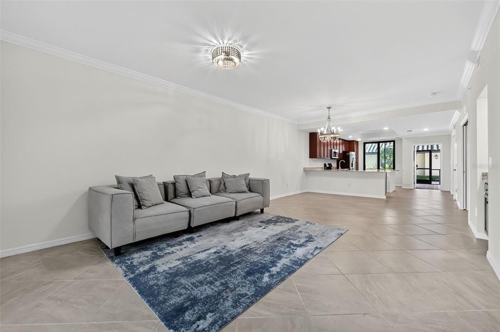 Active With Contract: $385,000 (2 beds, 2 baths, 1329 Square Feet)