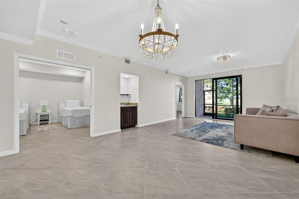 Active With Contract: $385,000 (2 beds, 2 baths, 1329 Square Feet)