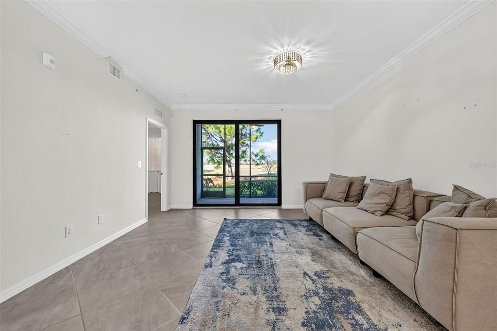 Active With Contract: $385,000 (2 beds, 2 baths, 1329 Square Feet)